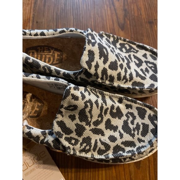 Hey Dude Women's Cheetah Grey Slip-On Shoes Size 6 US 37 EU New with Tag - Picture 4 of 5